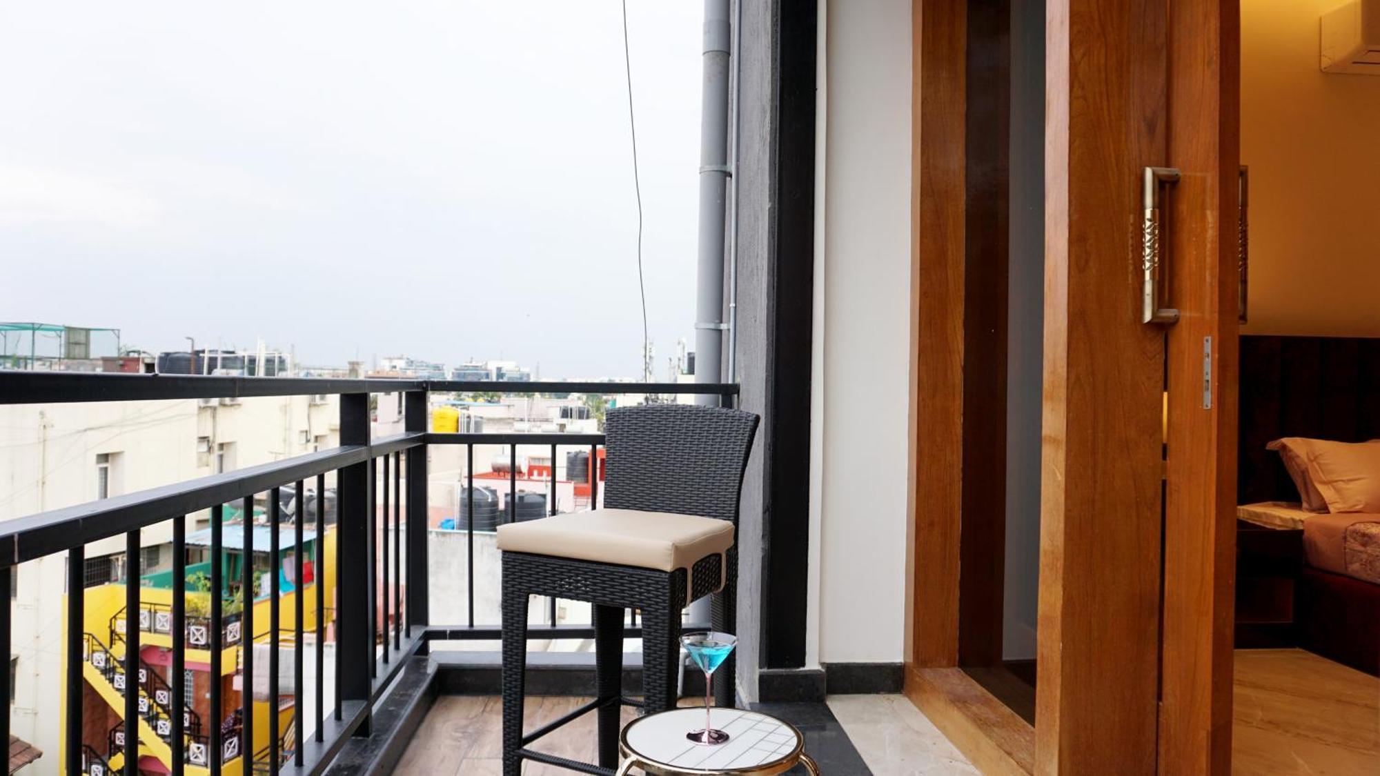 The Pentouz On 100 Feet Road Indiranagar - An Urban Luxury Retreat Διαμέρισμα Μπανγκαλόρ Εξωτερικό φωτογραφία