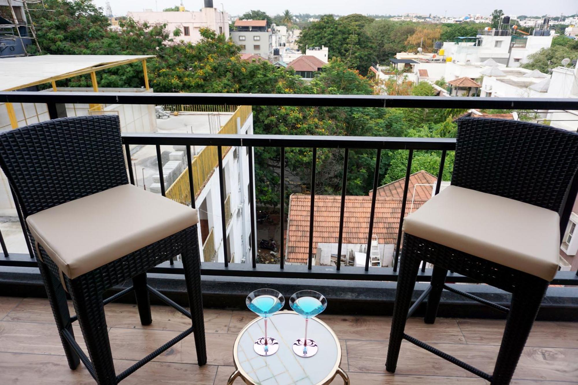 The Pentouz On 100 Feet Road Indiranagar - An Urban Luxury Retreat Διαμέρισμα Μπανγκαλόρ Εξωτερικό φωτογραφία